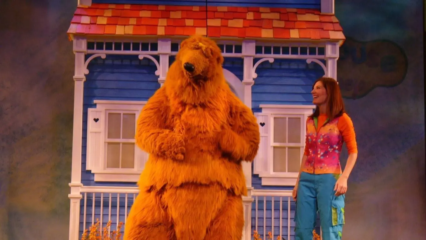 Bear in the Big Blue House LIVE! - Surprise Party backdrop