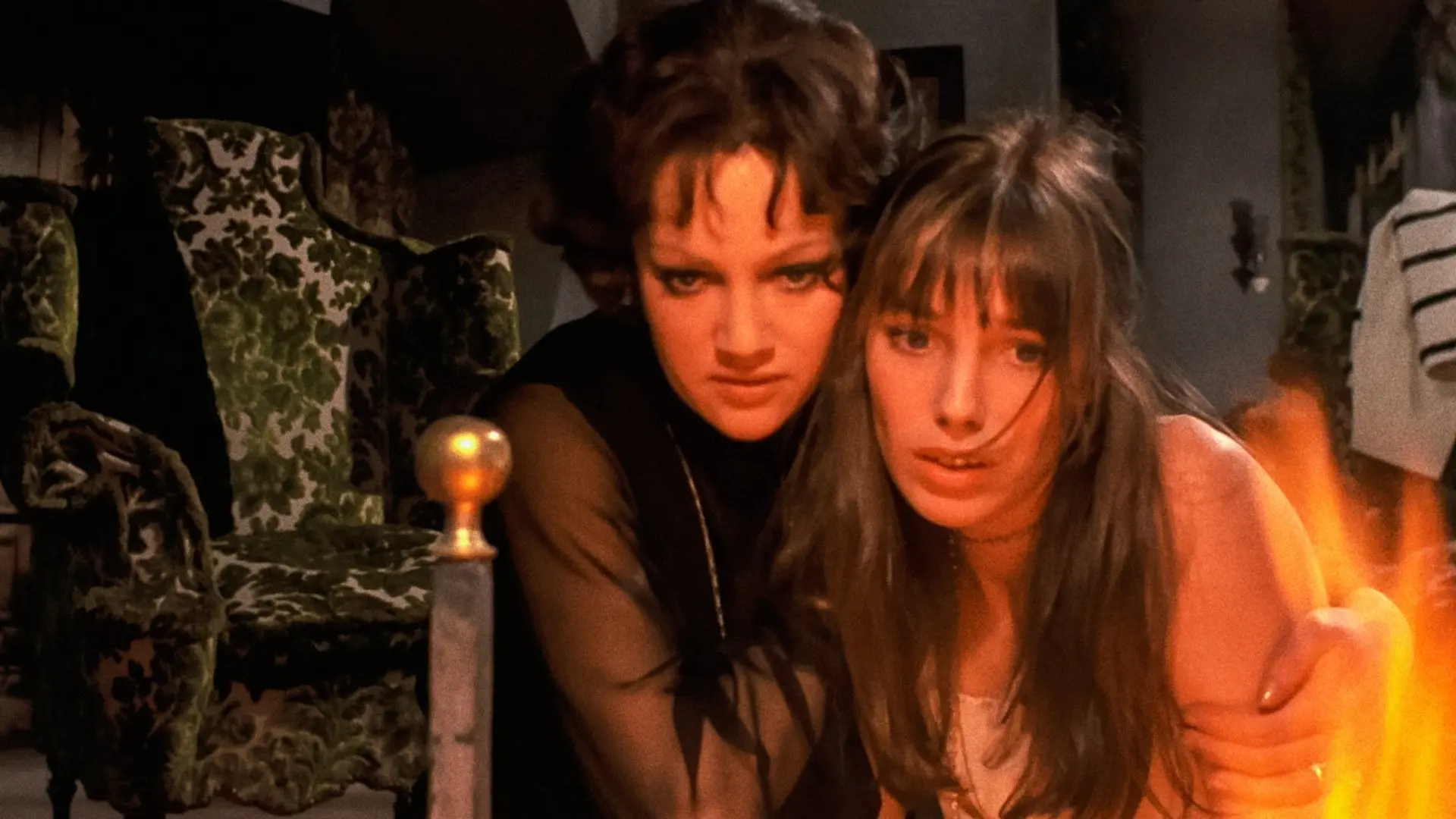 Seven Deaths in the Cat's Eye backdrop