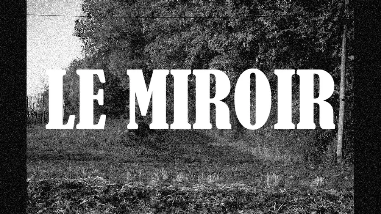Le Miroir backdrop