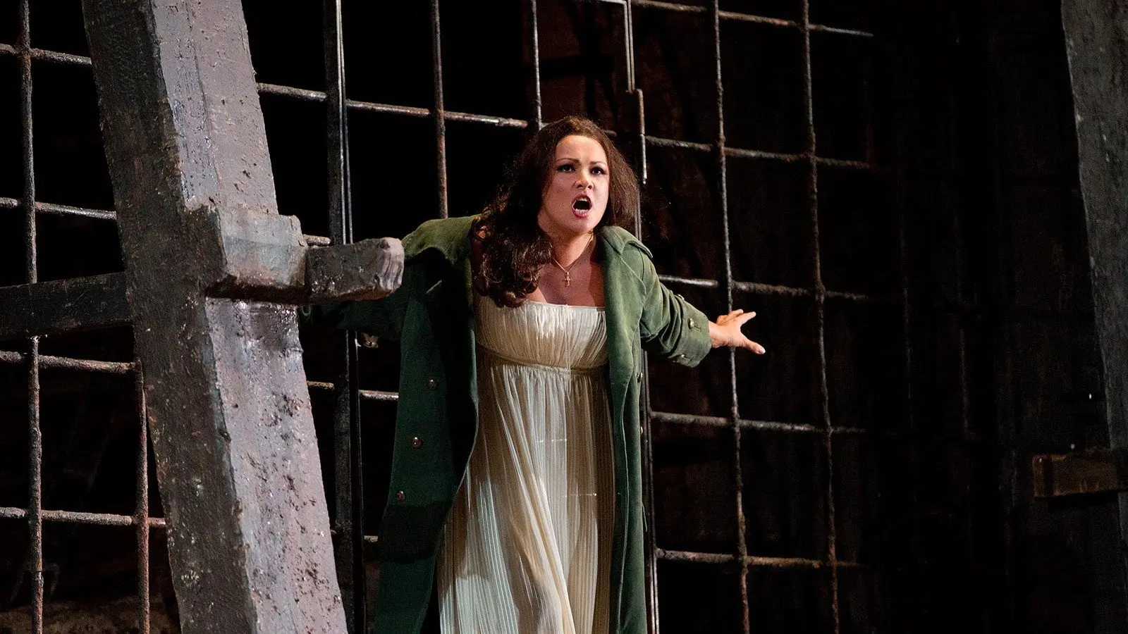 The Met — Il Trovatore backdrop