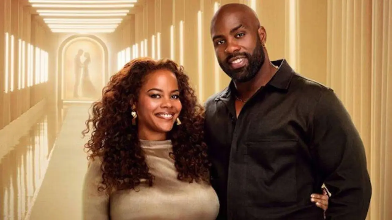 Love Is Blind: France backdrop