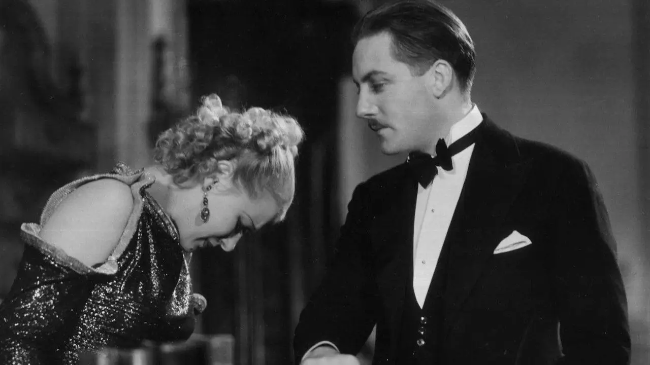 On Secret Service backdrop