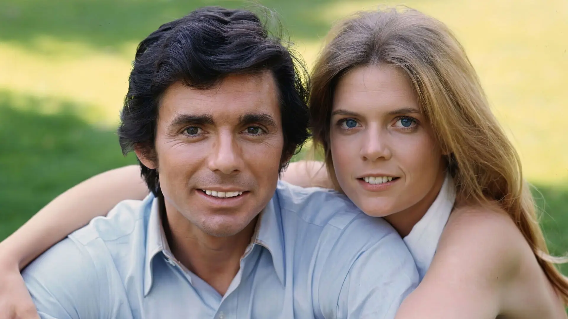 Bridget Loves Bernie backdrop