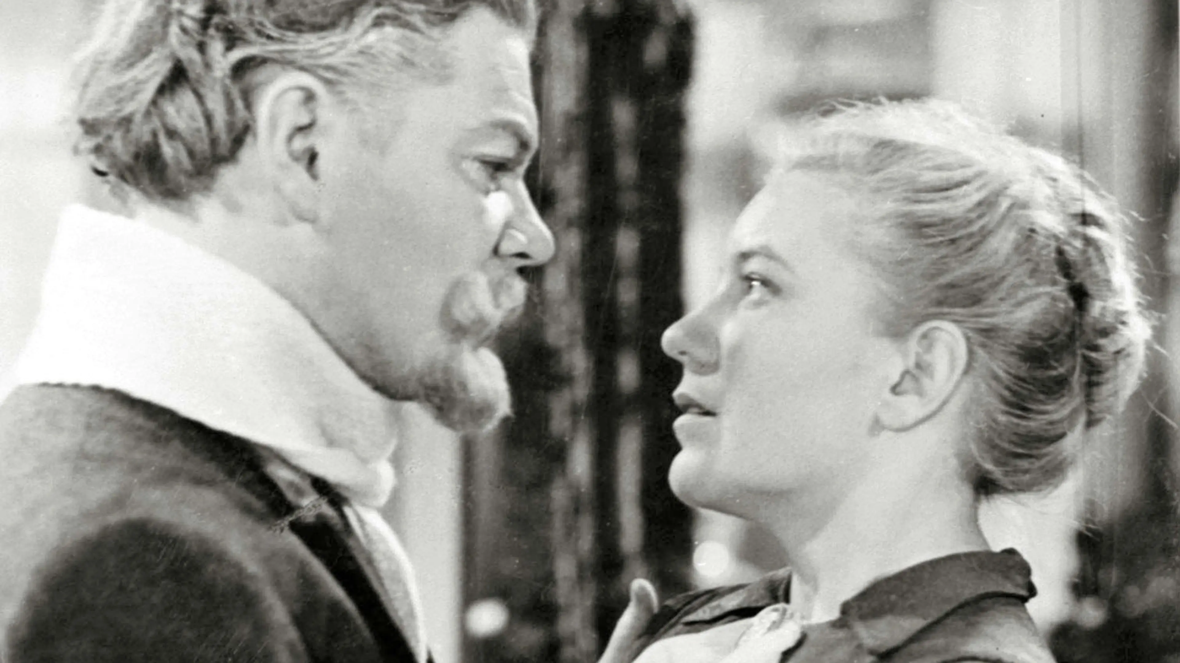 Ruusu ja kulkuri backdrop