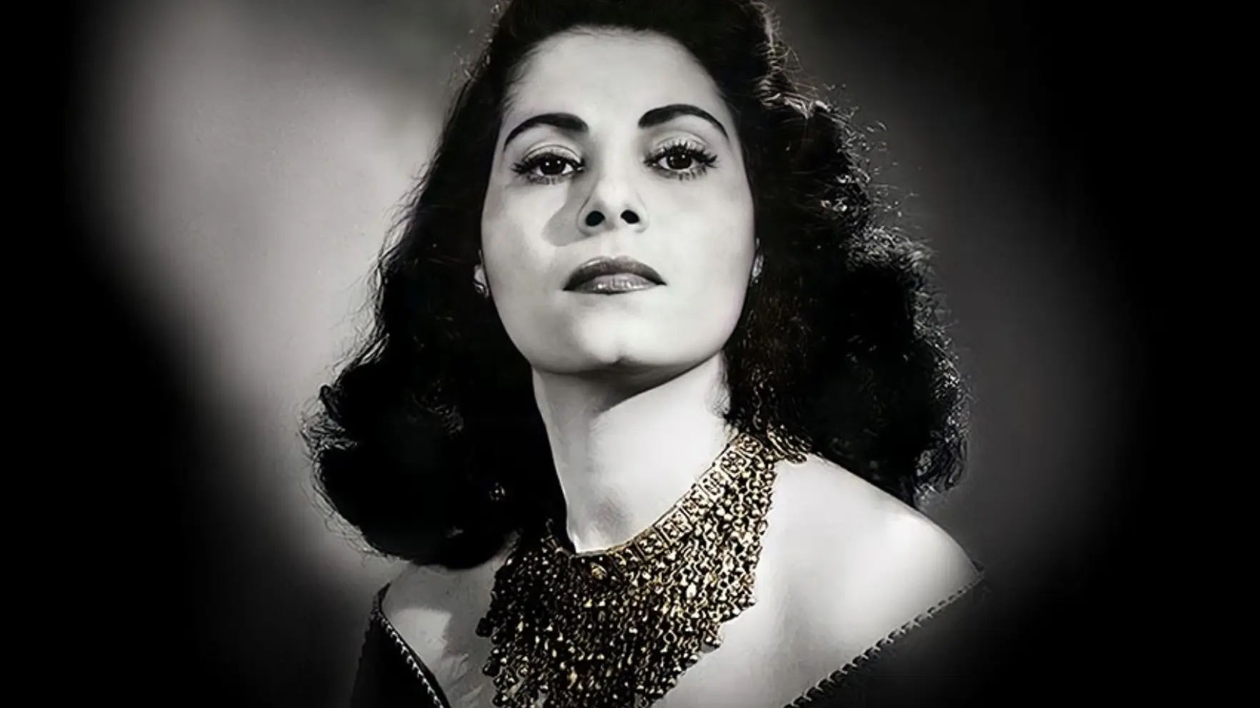 Queen Shoshana backdrop