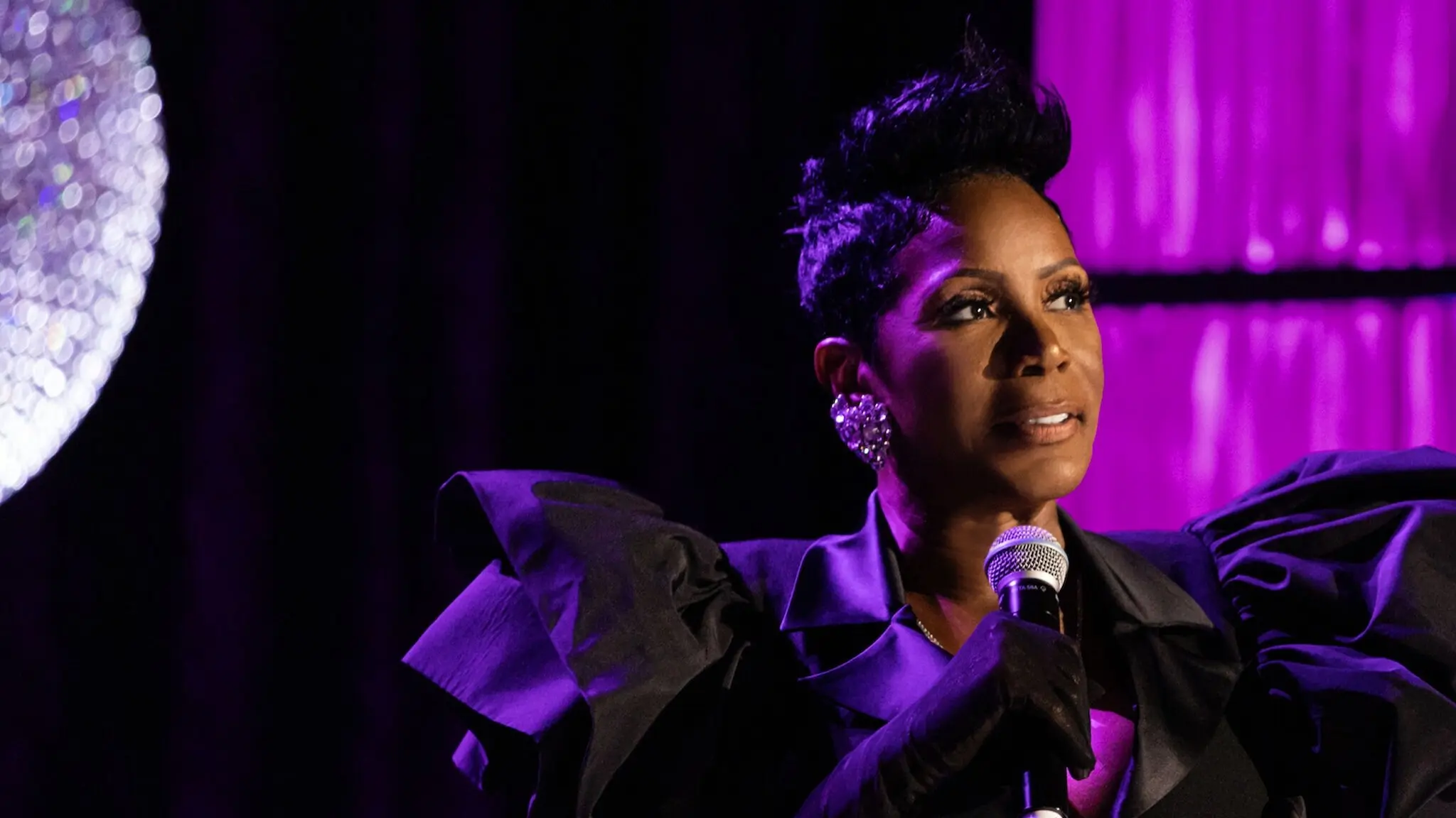 Sommore: Queen Chandelier backdrop
