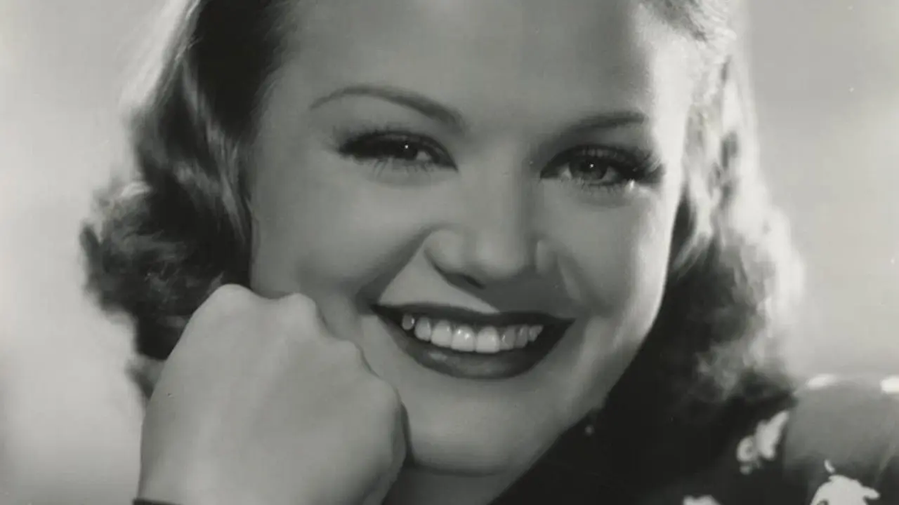 Love and Hisses backdrop