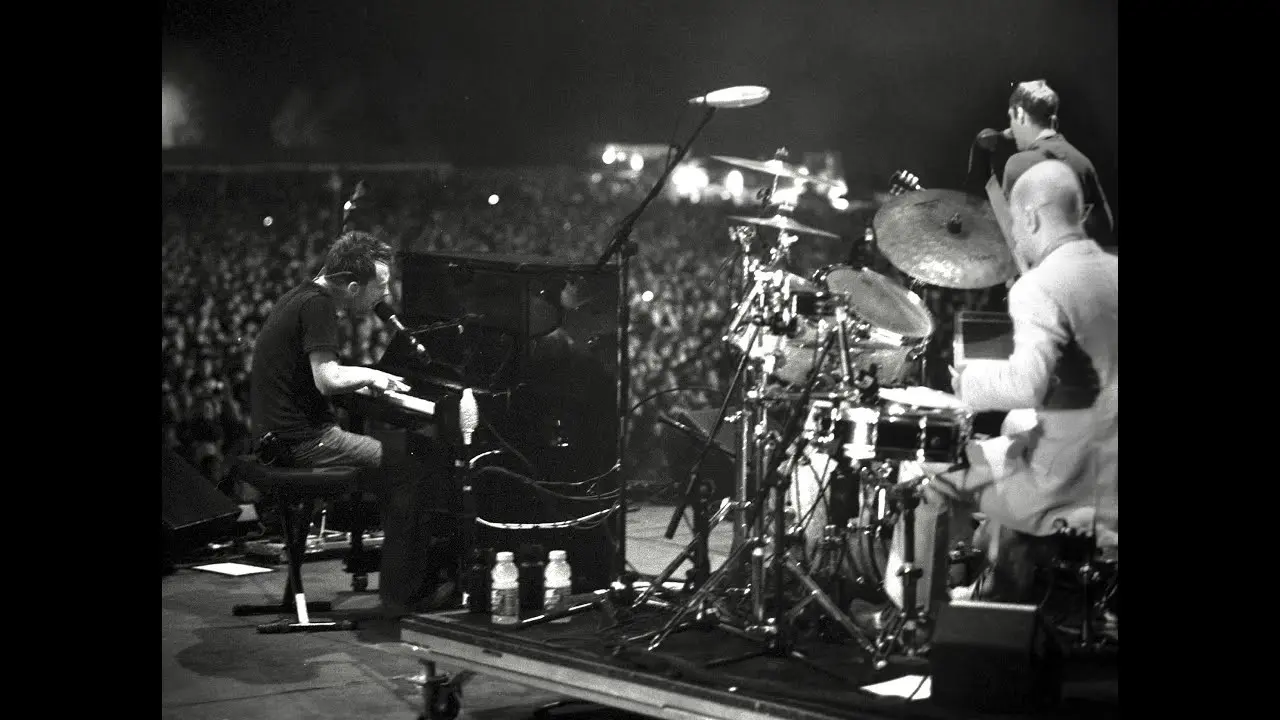 Radiohead: Bonnaroo Festival 2006 backdrop