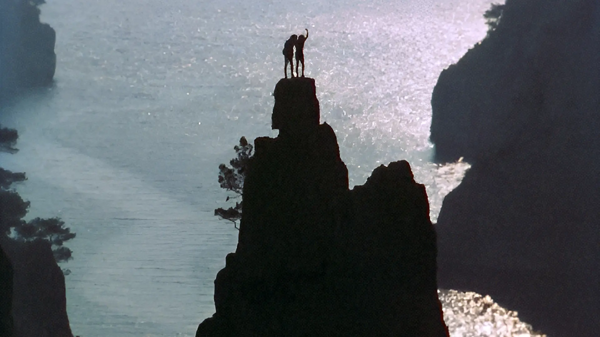 Je Veux Le Soleil Debout backdrop