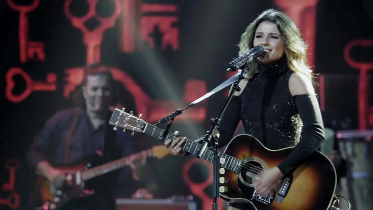 Paula Fernandes: Amanhecer - Ao Vivo backdrop