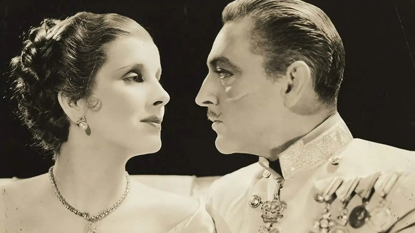 Reunion in Vienna backdrop