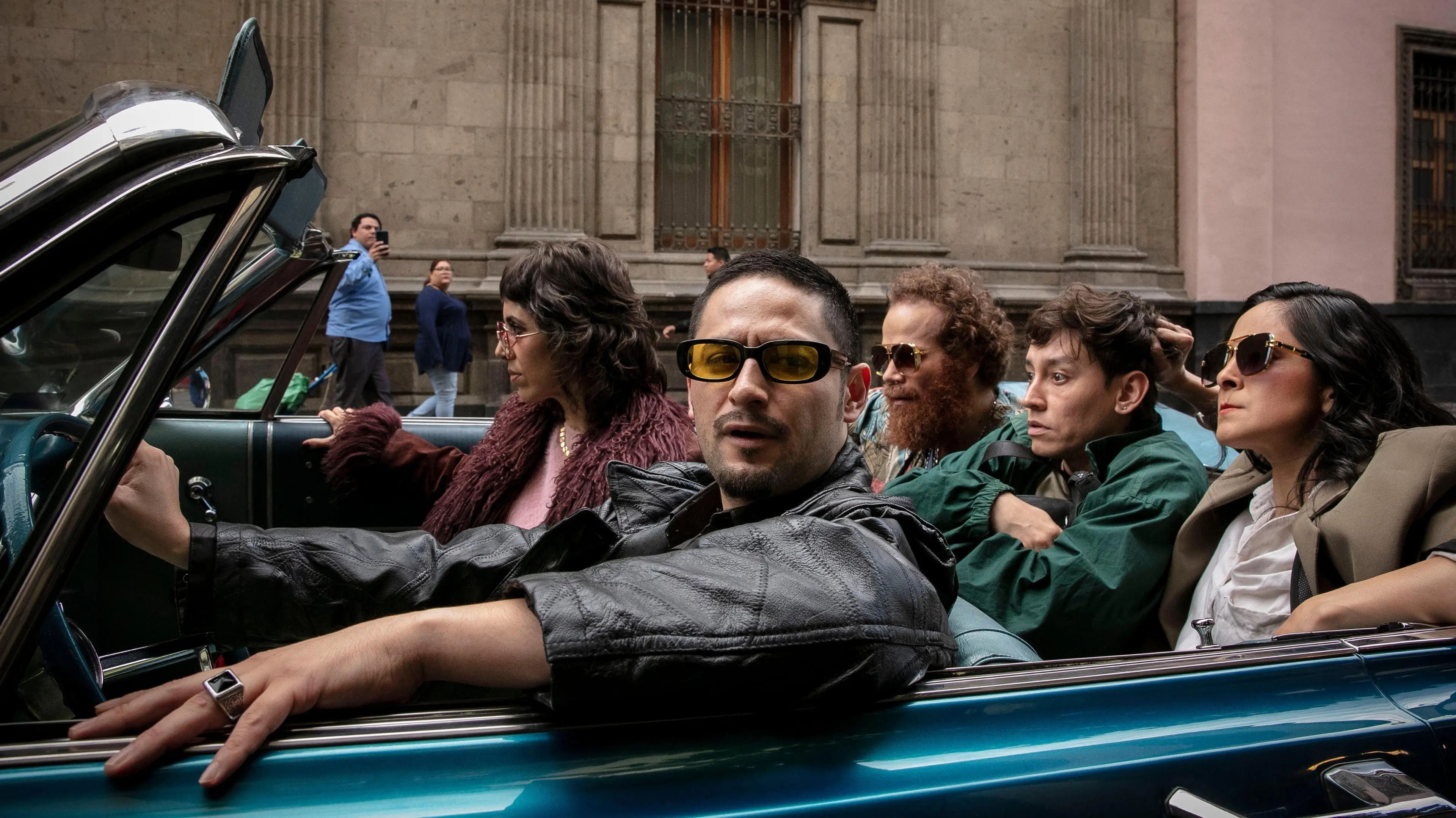 La mente fracturada backdrop