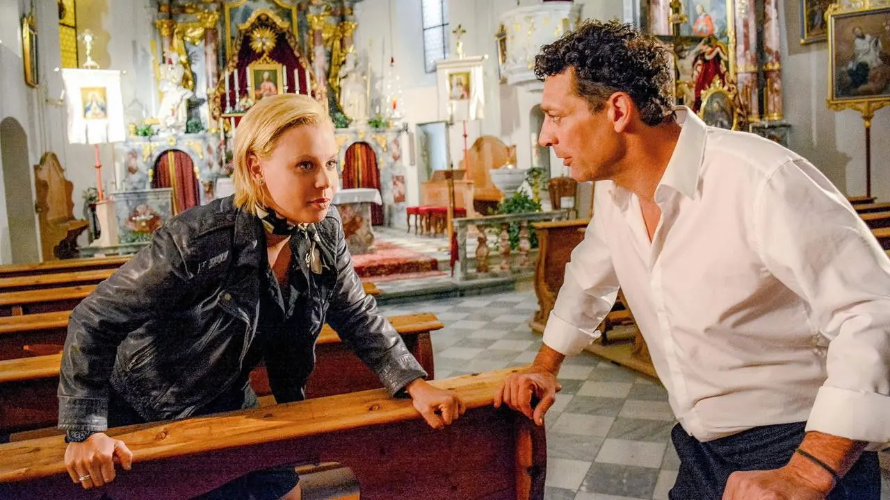 Midsummer Night's Murder backdrop