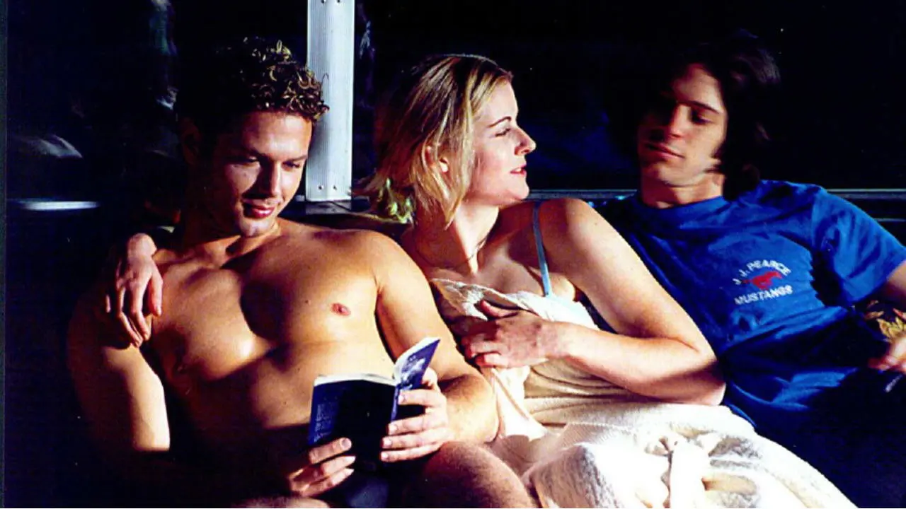 Eden's Curve backdrop