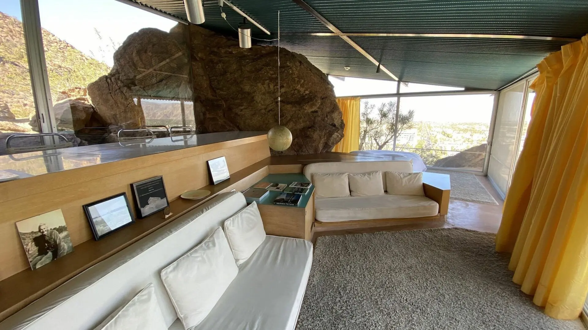 California Dreaming - Modern Architecture In The Golden State backdrop