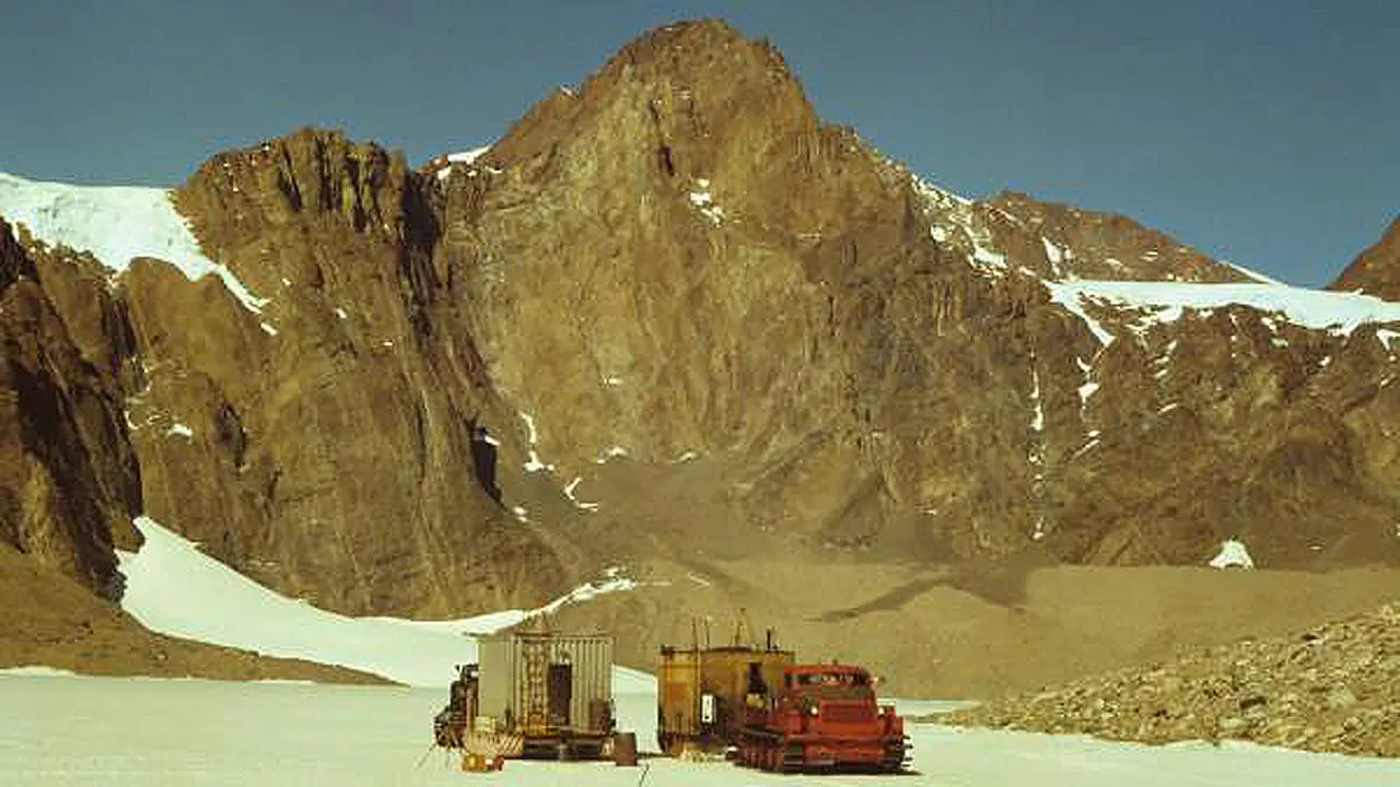 Reunification in the Ice: The Story of the Last GDR Antarctic Explorers backdrop
