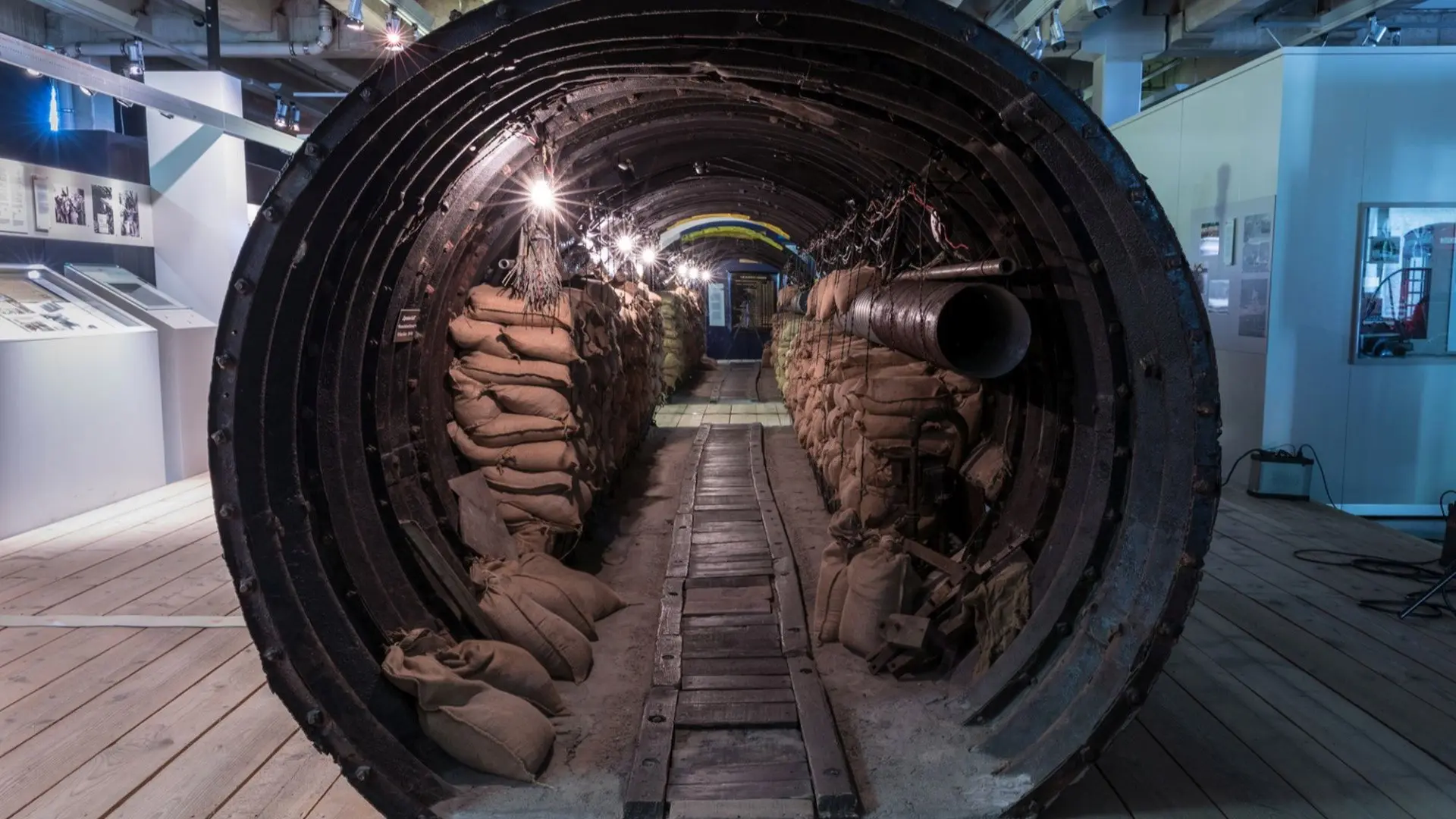 Berlin Geheimoperation Tunnel backdrop