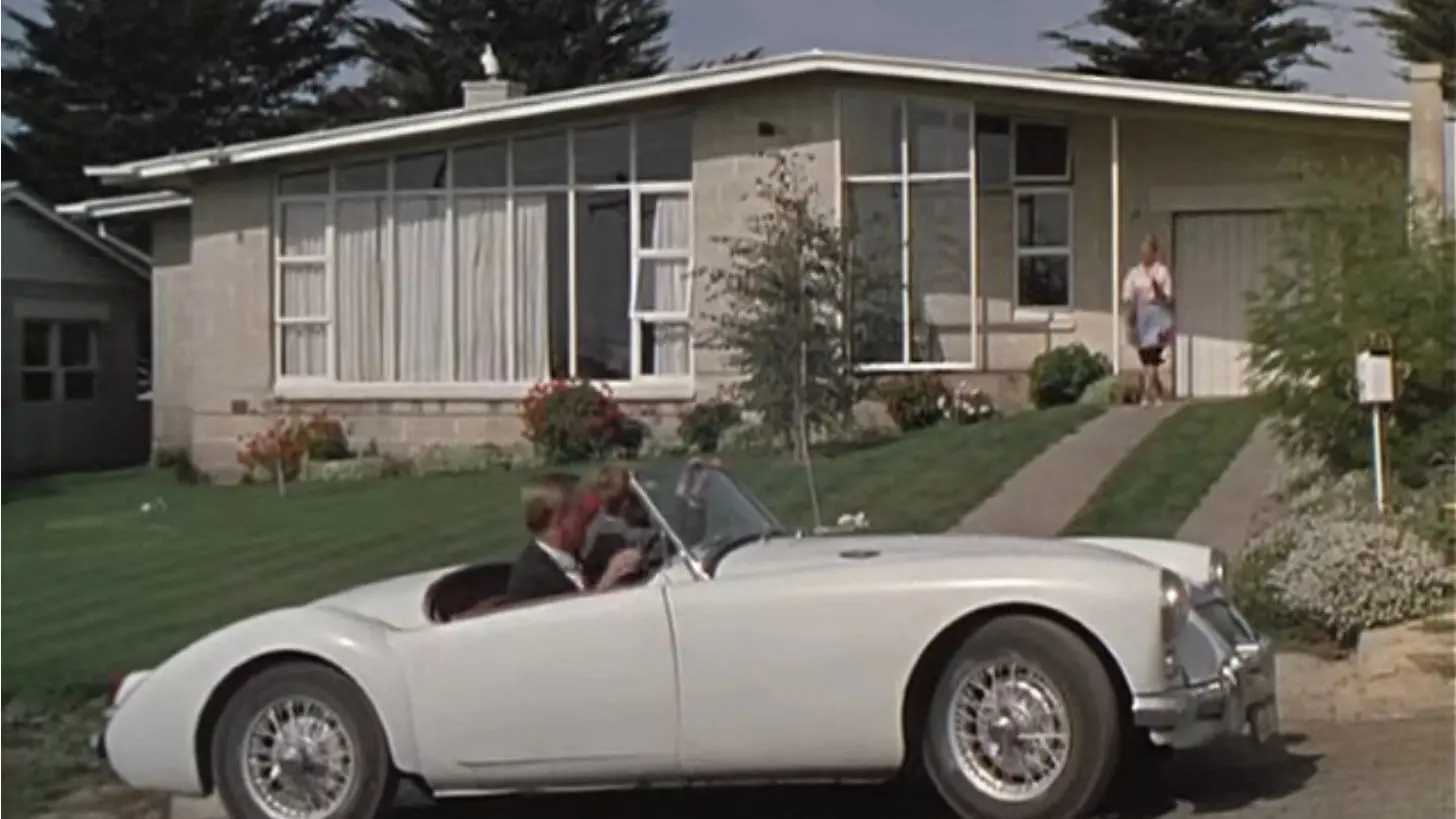 Life in Australia: Mount Gambier backdrop