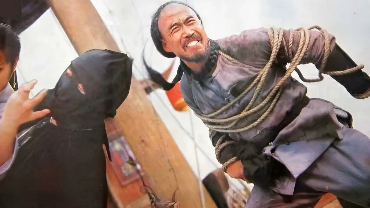 Robber in Baling backdrop