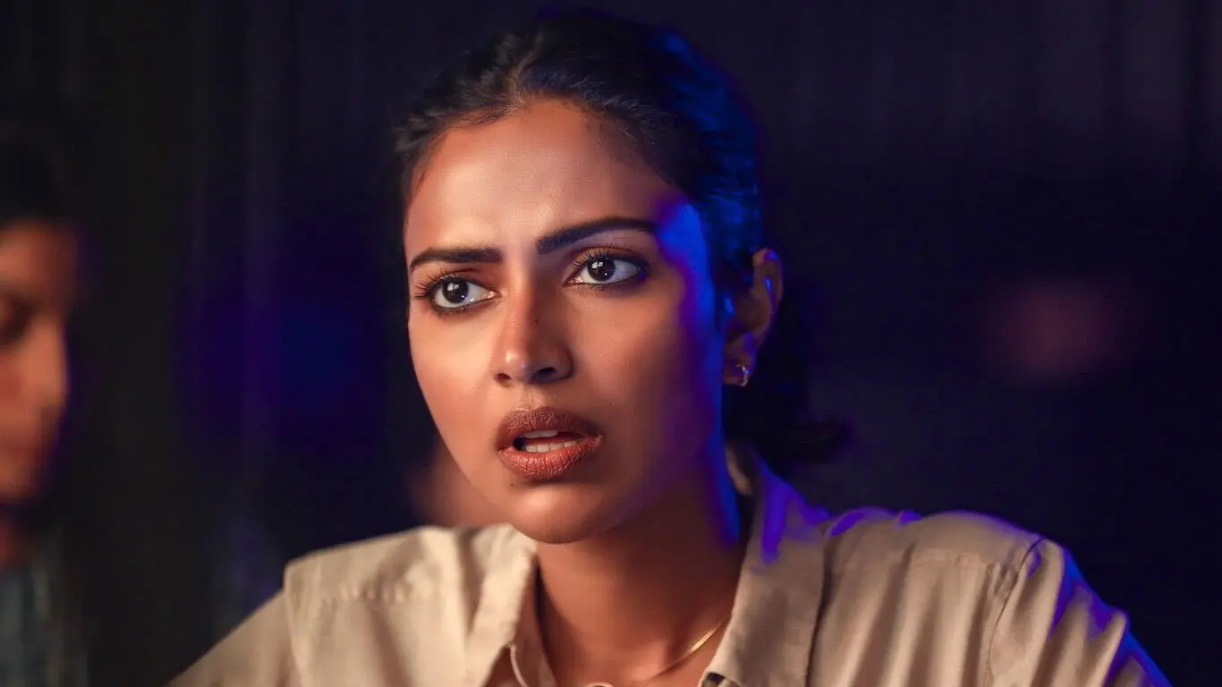 Kudi Yedamaithe backdrop